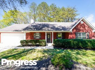 121 Elmwood Dr, Hampton, GA 30228