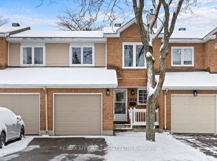 1938 Ashmont St, Ottawa, ON K1C7B9