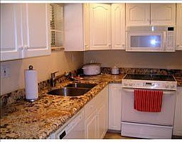 5th image of 1116 Russell Dr