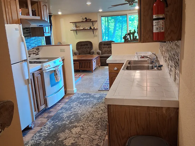 2597 Tonawanda Rd — Photo 12