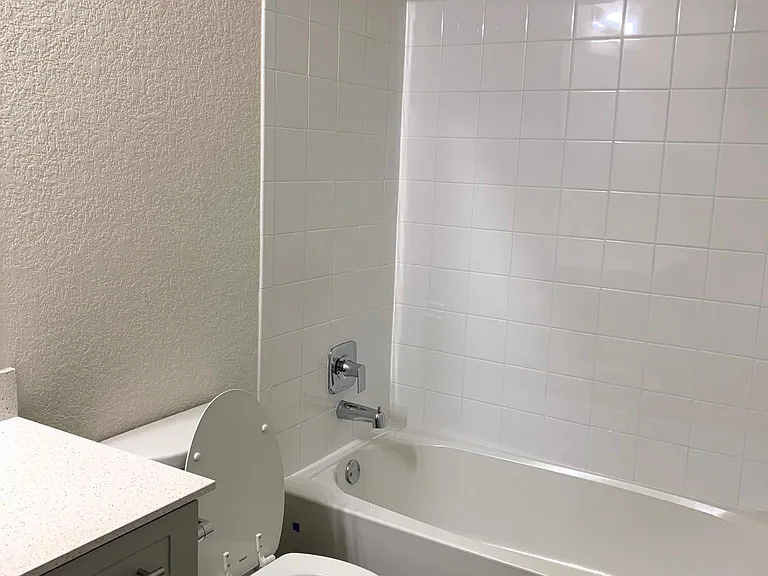 1812 Bonham Ln — Photo 22