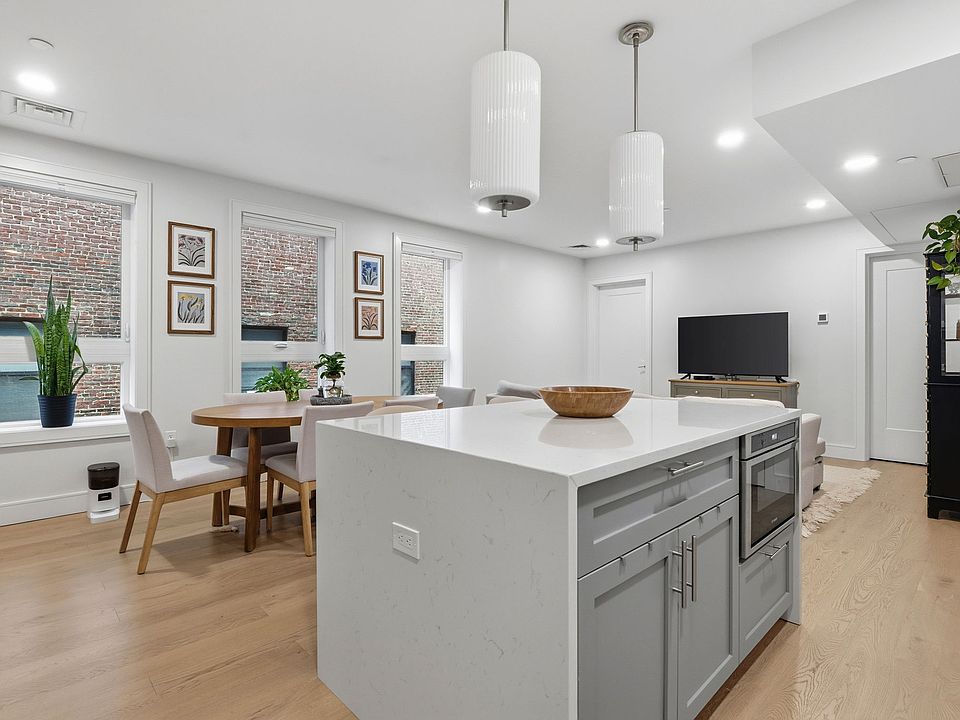 1st image of 301 Border St #302