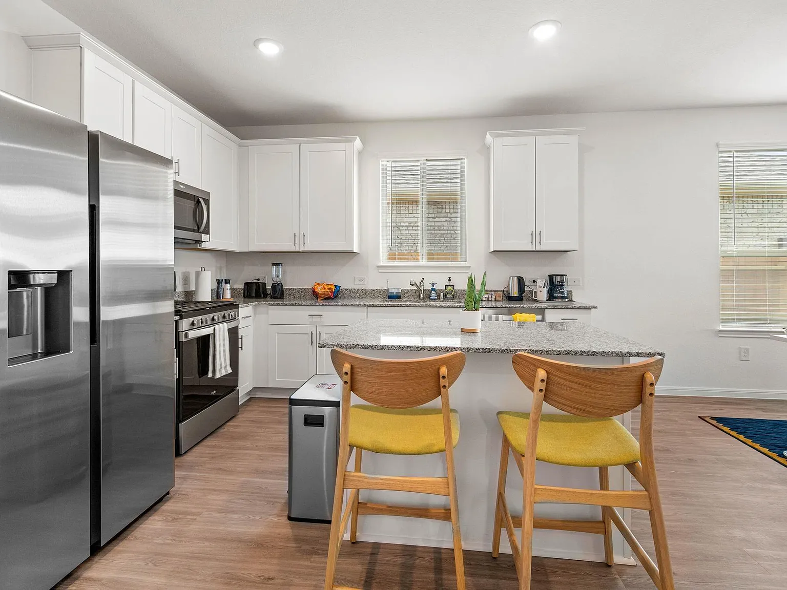 3 bed, 1740 sqft, $2,500 — Photo 3