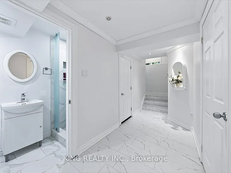 76 Blackburn Dr — Photo 37