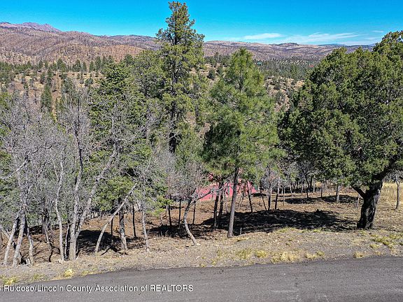 2nd image of 105-107 Lancelot Ct