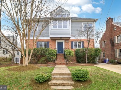 6417 Broad St, Bethesda, MD, 20816
