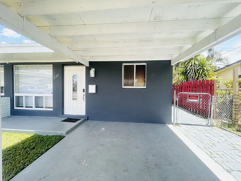 NW 57th St — Photo 3