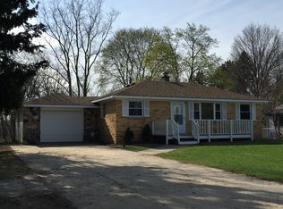 15150 Charluene Dr, Fenton, MI