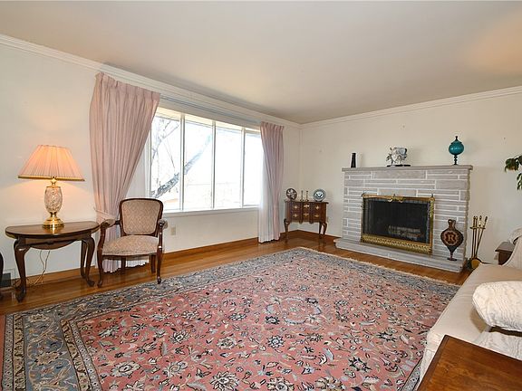 5th image of 52 Bellview Cir