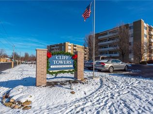 2089 Wooster Rd #36, Rocky River, OH 44116