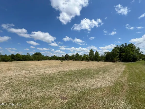 8485 James Pierce Rd, Moss Point, MS 39562