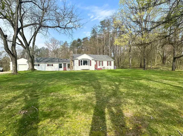 610 S Macomb St, Manchester, MI 48158