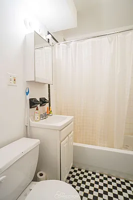 Rented by City Connections Realty | media 15