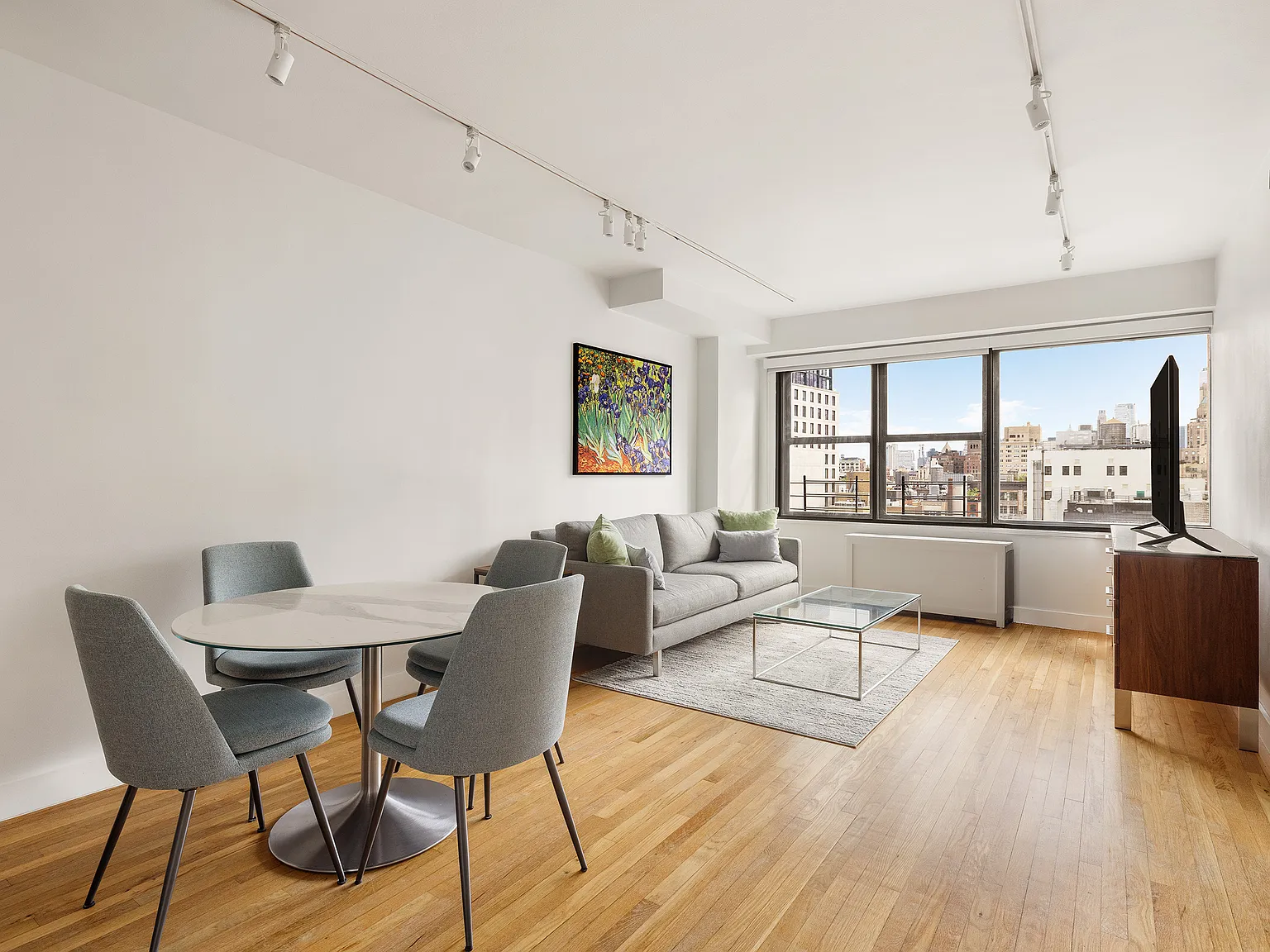 7 East 14th Street — Photo 2
