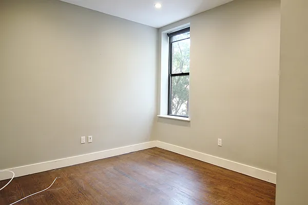 Rented by Julianna Realty Corp | media 8