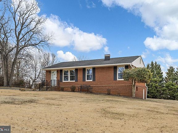 3rd image of 315 Lesco Blvd