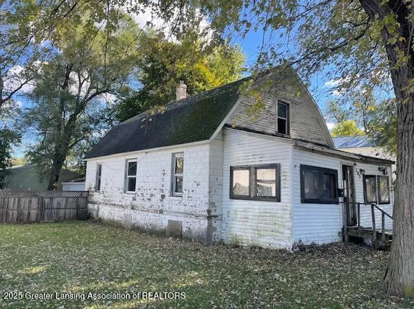 185 E Carleton Rd, Hillsdale, MI 49242