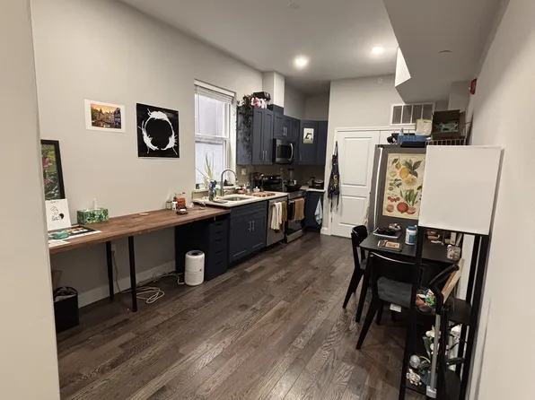 329 N 11th St #4R, Philadelphia, PA 19107