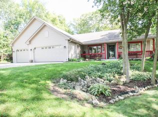 W241N7354 S Woodsview Dr, Sussex, WI 53089