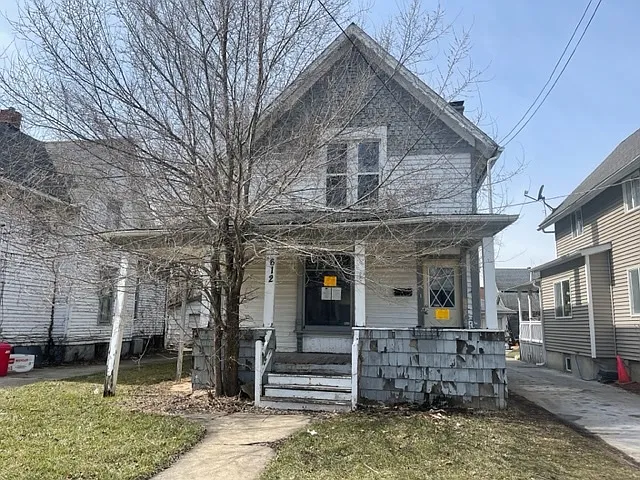 612 Logan Ave photo 1