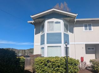 202 NE Rifle Range St APT 6, Roseburg, OR 97470