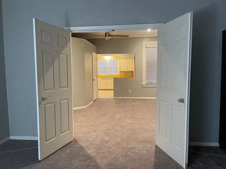 219 Clifton Ave — Photo 6