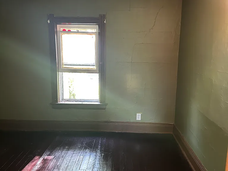 642 Berry St — Photo 7