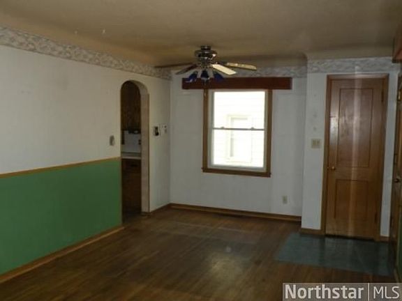 4th image of 2128 Cottage Ave E