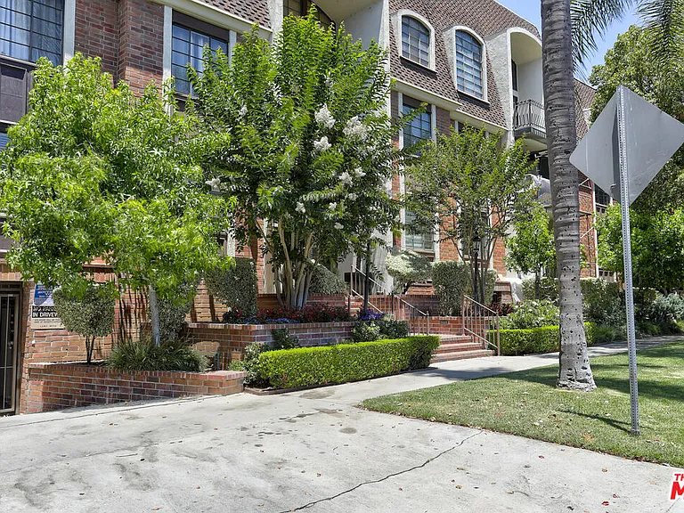 11939 Gorham Ave #105 — Photo 3