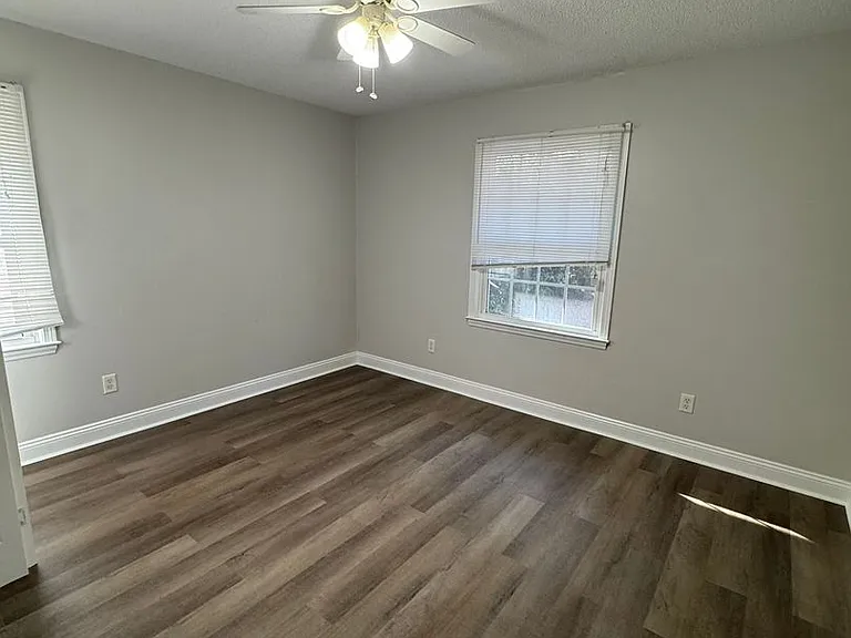 315 Brannen St #B — Photo 10
