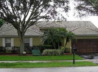 3195 Maple Ln, Davie, FL 33328