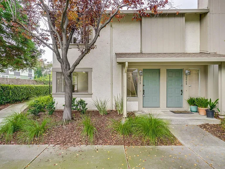 2470 Kimpton Ct — Photo 1