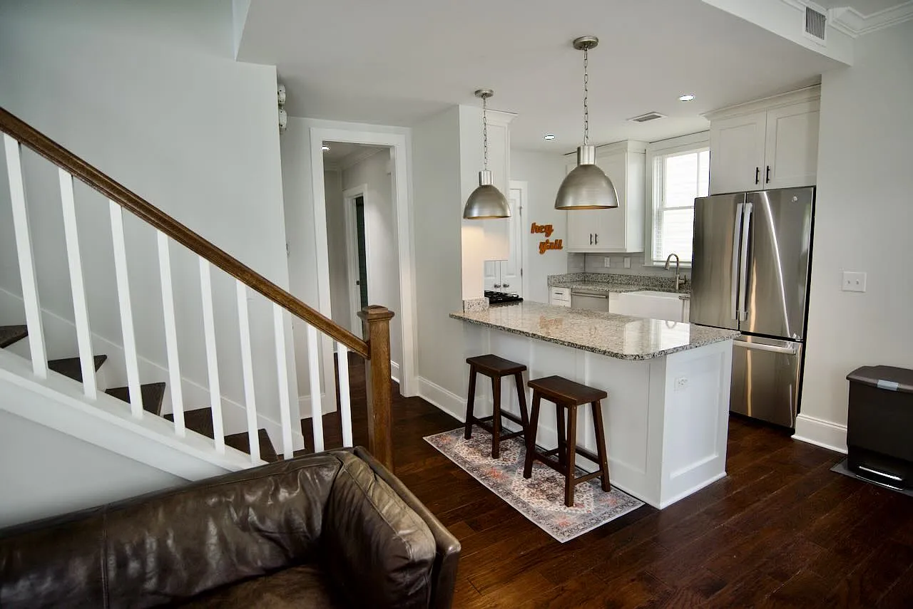 4 bed, 1854 sqft, $7,200 — Photo 1