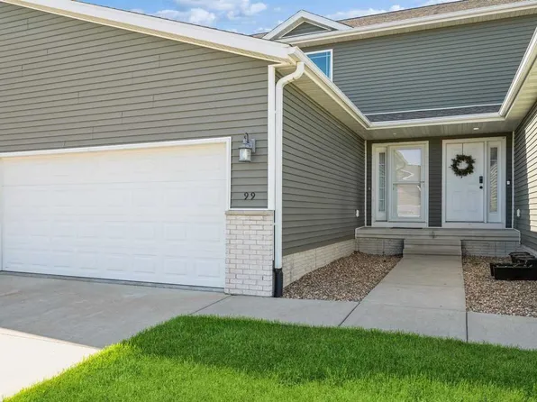 99 Woodstone Ln SW, Cedar Rapids, IA 52404