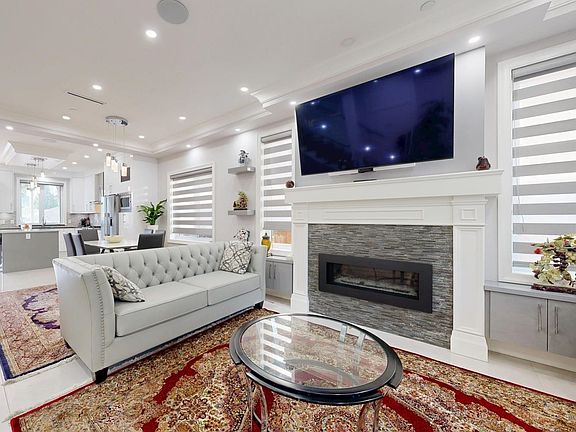 3rd image of 556 W 62nd Ave #1
