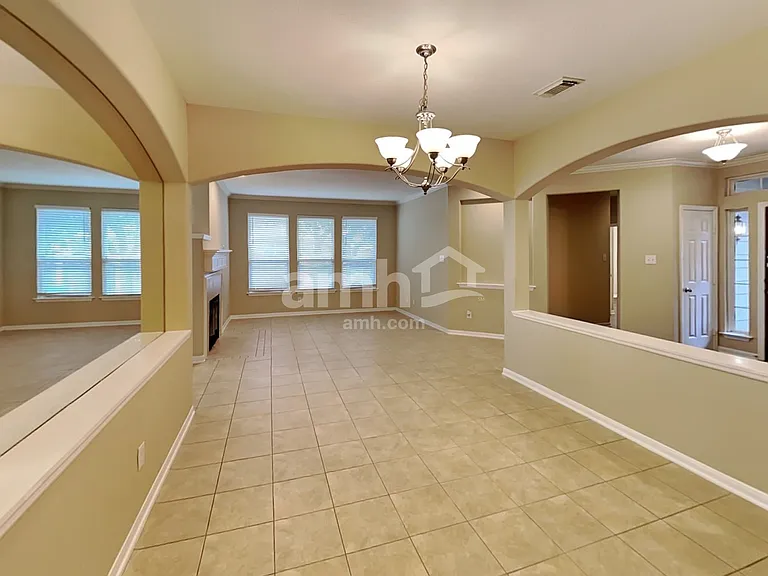 10923 Tattershall Ln — Photo 6