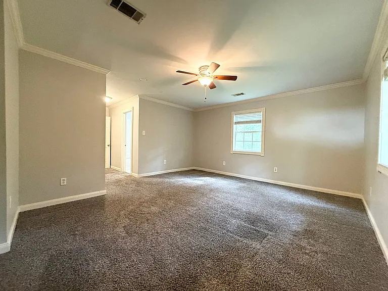 9115 Oak Grove Ln — Photo 19