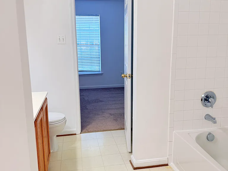 611 Tivoli Rd — Photo 8