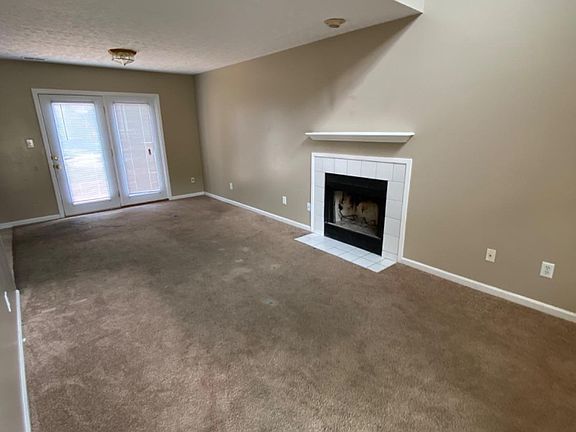 5th image of 304 Silver Creek Way