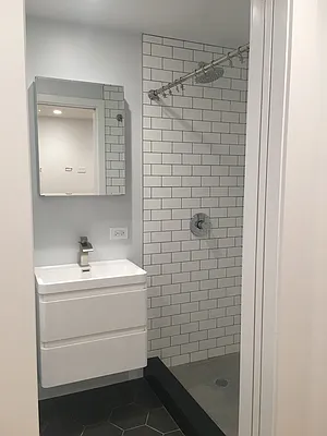 Rented by Ellen Jittrarachit, LREB | media 13