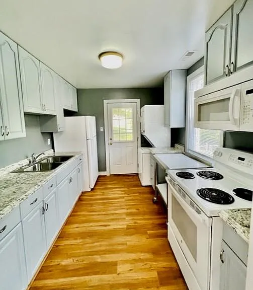 1665 Westhill Rd — Photo 5
