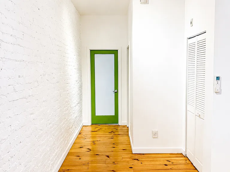 619 N 52nd St #2 — Photo 15