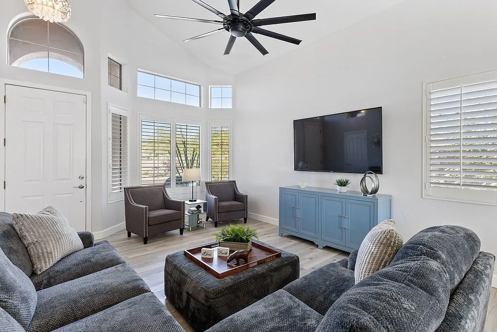 10353 E Karen Dr — Photo 3