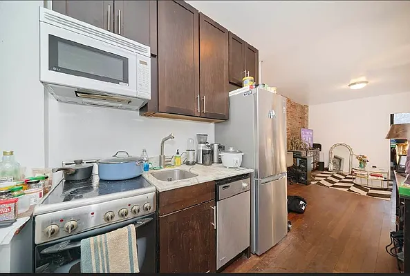 Rented by Living New York | media 10