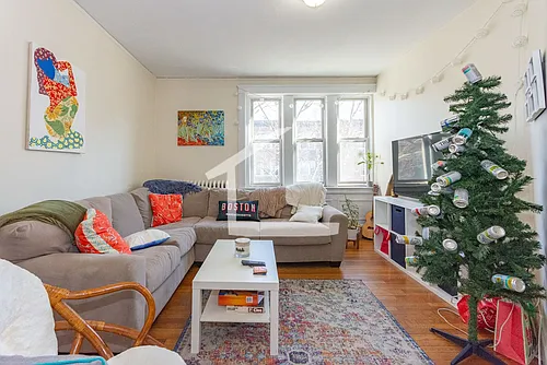 319 Saint Paul St #3R Photo 1