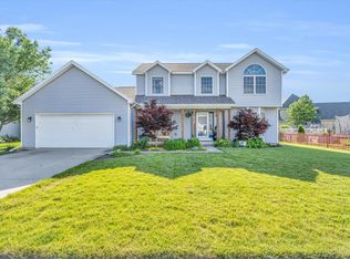 515 Hawthorne Dr, Saint Joseph, IL 61873