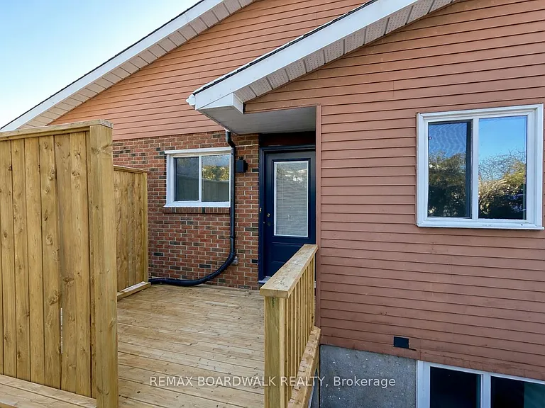 300 Dalehurst Dr #B — Photo 1