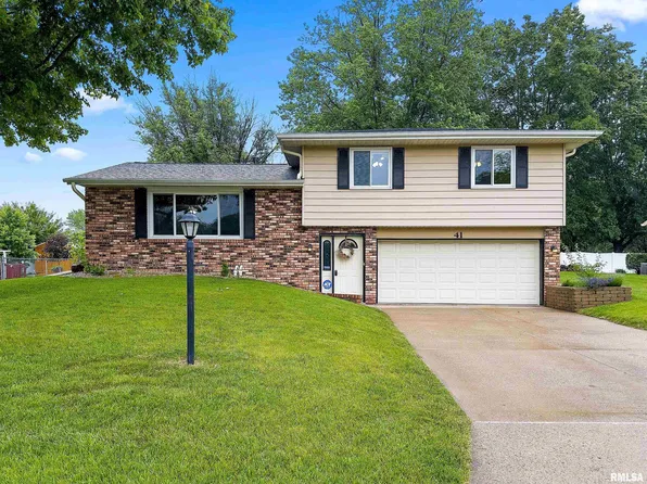 41 Country Ln, East Peoria, IL 61611