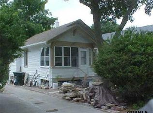 5605 S Cedar St, Omaha, NE 68106