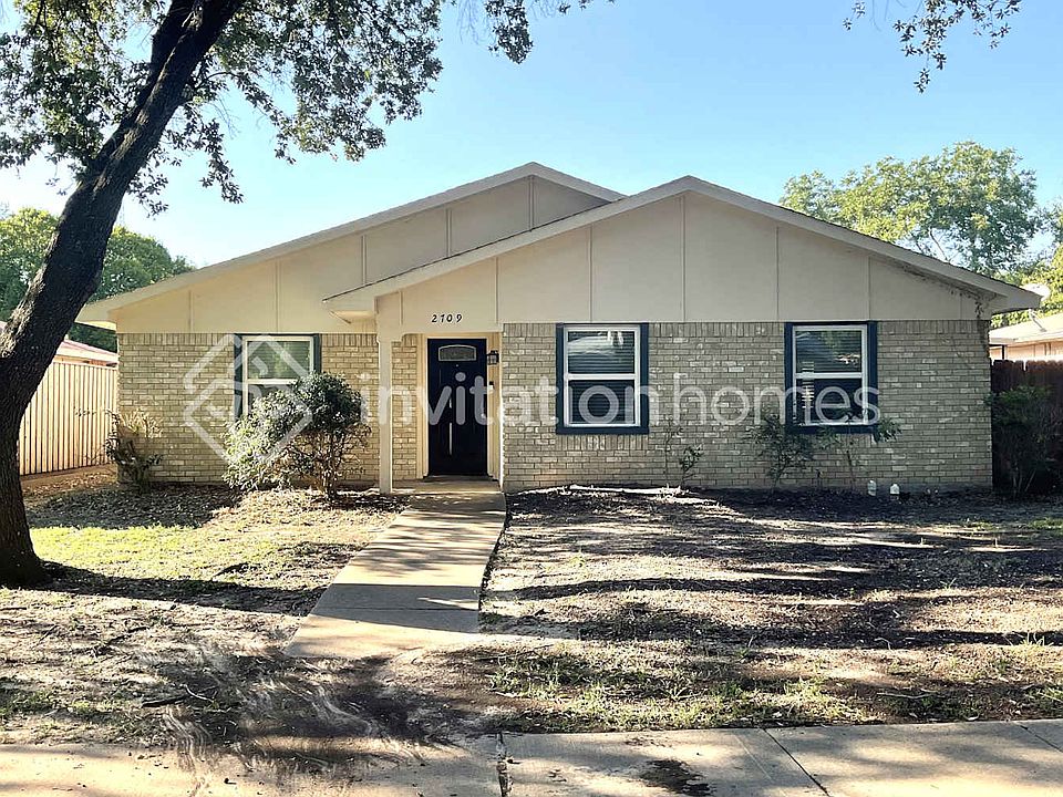1st image of 2709 Clover Valley Dr